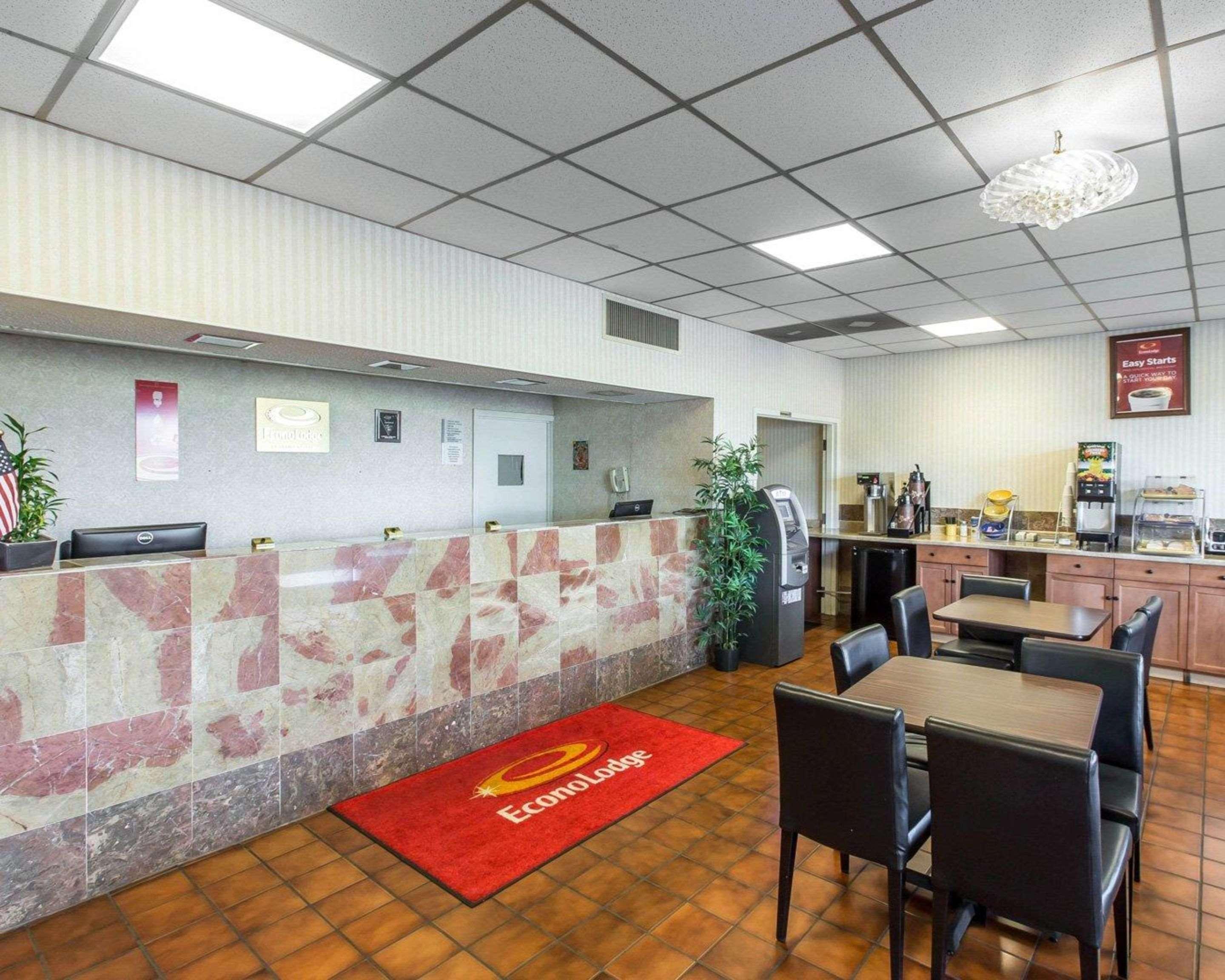 Econo Lodge Calhoun Exterior photo