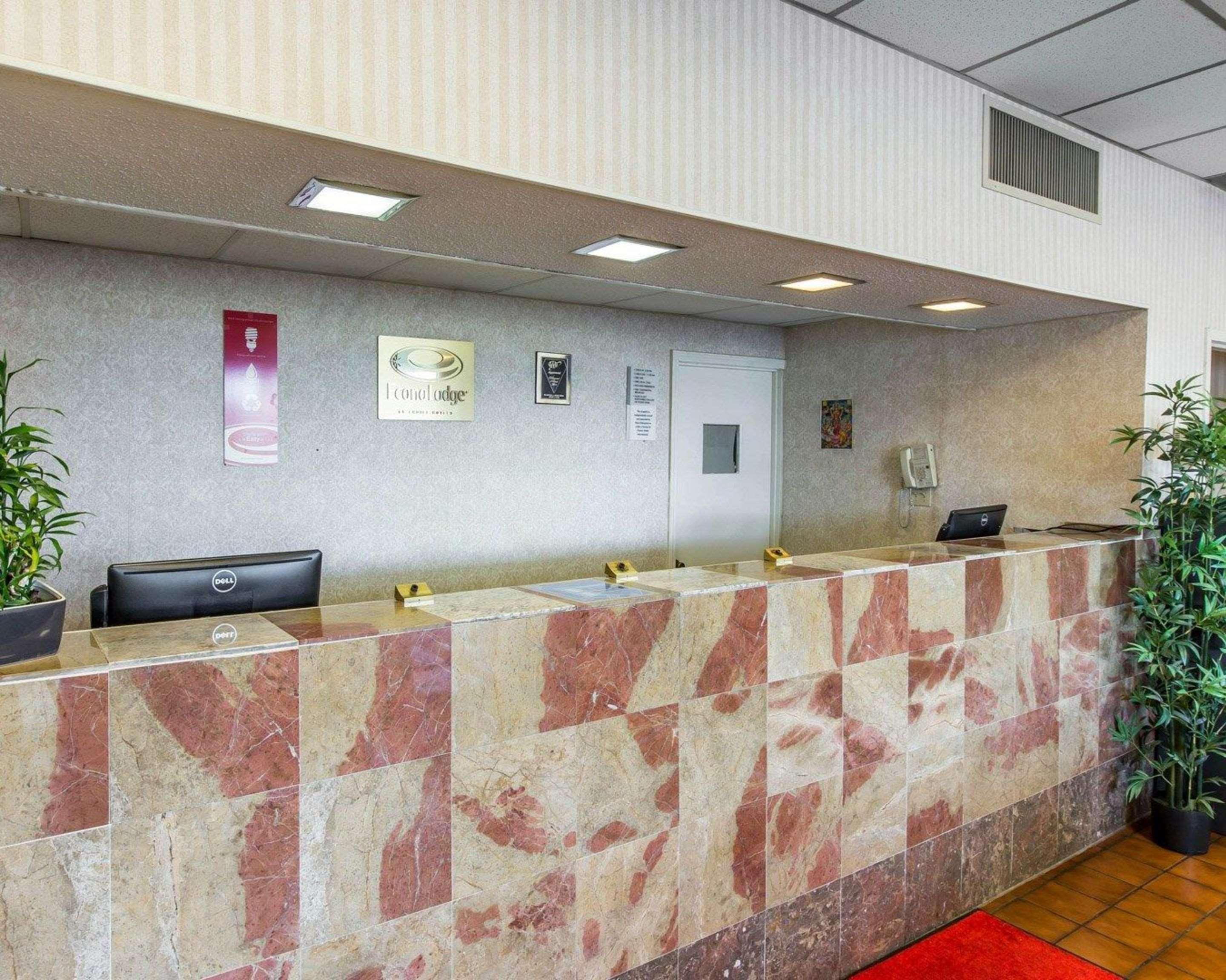 Econo Lodge Calhoun Exterior photo