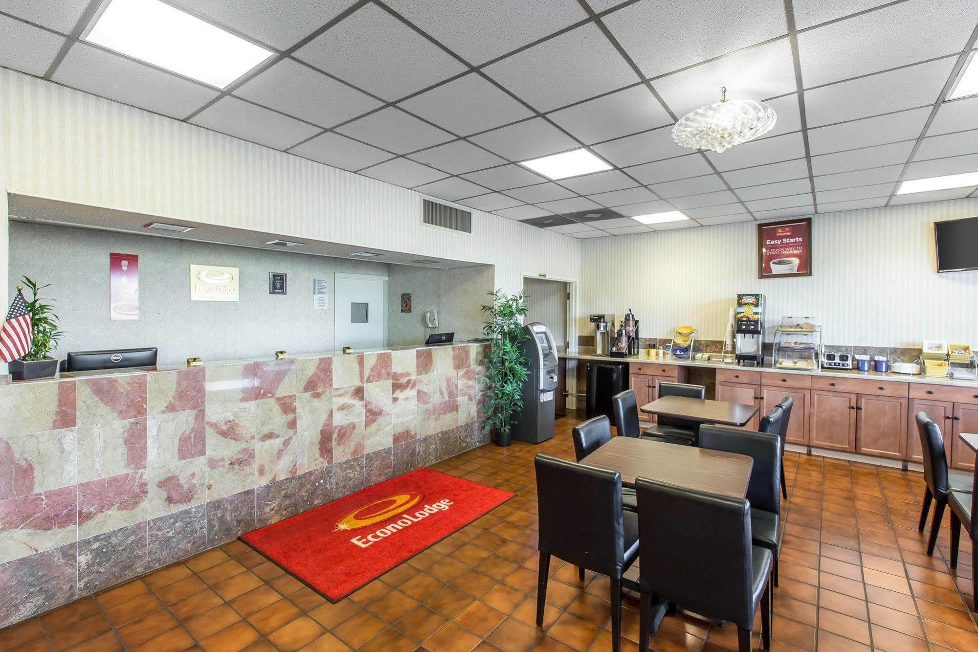 Econo Lodge Calhoun Exterior photo